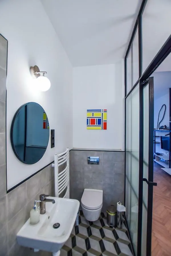 For Long-Term, Budget! Szovetseg Apartment In The Heart Of Budapest